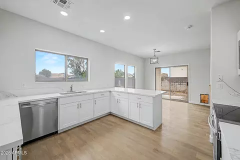 Kitchen - 11446 E Quarry Ave, Mesa, AZ 85212 photo 4 of 5