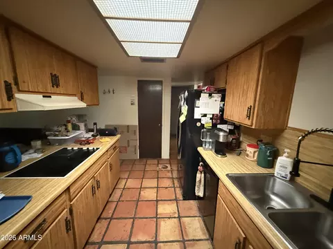 Kitchen - 1510 E Dolphin Ave, Mesa, AZ 85204 photo 5 of 7