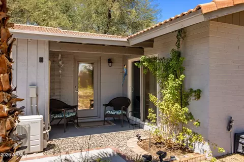 Exterior - 417 E Beck Ln, Phoenix, AZ 85022 photo 7 of 11