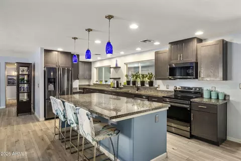Kitchen - 417 E Beck Ln, Phoenix, AZ 85022 photo 2 of 5