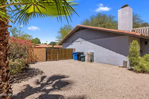 Exterior - 417 E Beck Ln, Phoenix, AZ 85022 photo 9 of 11