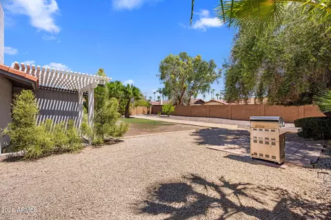 Exterior - 417 E Beck Ln, Phoenix, AZ 85022 photo 6 of 11