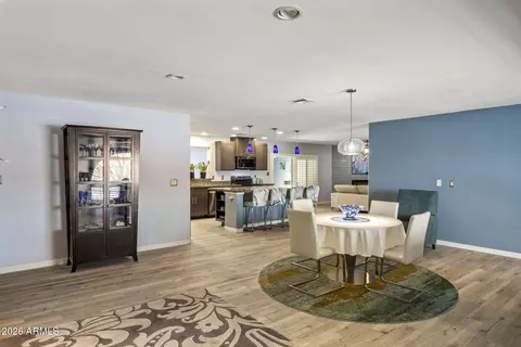 Dining - 417 E Beck Ln, Phoenix, AZ 85022 photo 1 of 1