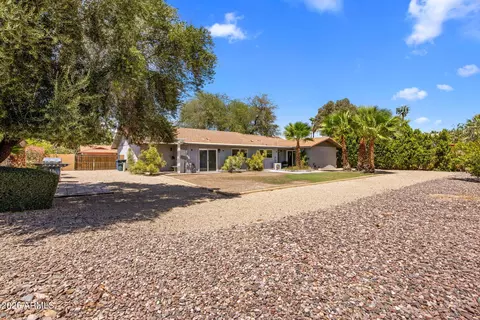 Exterior - 417 E Beck Ln, Phoenix, AZ 85022 photo 5 of 11