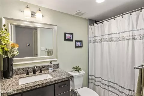 Bath - 417 E Beck Ln, Phoenix, AZ 85022 photo 2 of 2
