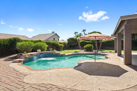 Exterior - 713 W Johnson Dr, Gilbert, AZ 85233 photo 6 of 12