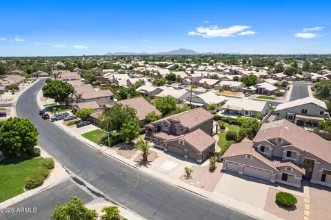 View/Area - 713 W Johnson Dr, Gilbert, AZ 85233 photo 3 of 8
