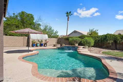Exterior - 713 W Johnson Dr, Gilbert, AZ 85233 photo 7 of 12