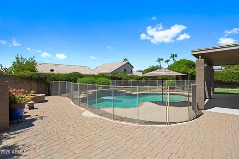 Exterior - 713 W Johnson Dr, Gilbert, AZ 85233 photo 11 of 12