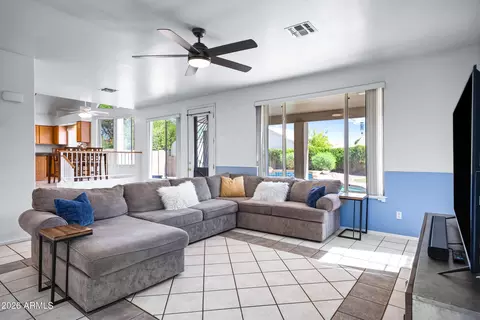 Living - 713 W Johnson Dr, Gilbert, AZ 85233 photo 4 of 5