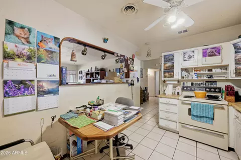 Kitchen - 1350 E Osborn Rd, Phoenix, AZ 85014 photo 3 of 3