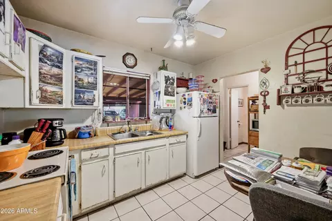 Kitchen - 1350 E Osborn Rd, Phoenix, AZ 85014 photo 1 of 3