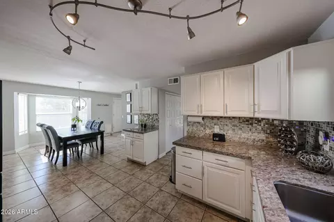 Kitchen - 1502 E Wescott Dr, Phoenix, AZ 85024 photo 4 of 6