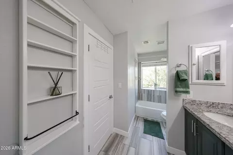 Bath - 1502 E Wescott Dr, Phoenix, AZ 85024 photo 6 of 10