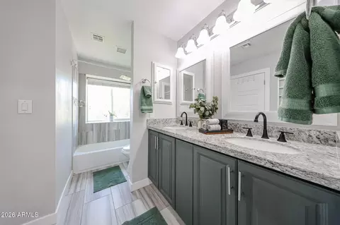 Bath - 1502 E Wescott Dr, Phoenix, AZ 85024 photo 5 of 10