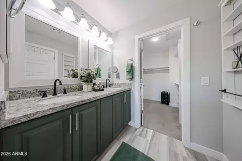 Bath - 1502 E Wescott Dr, Phoenix, AZ 85024 photo 9 of 10