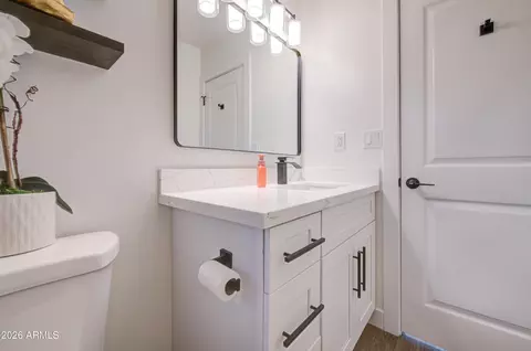 Bath - 5330 N 18th St, Phoenix, AZ 85016 photo 5 of 7