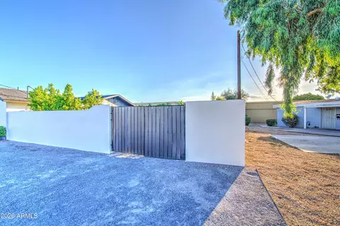 Exterior - 5330 N 18th St, Phoenix, AZ 85016 photo 3 of 10