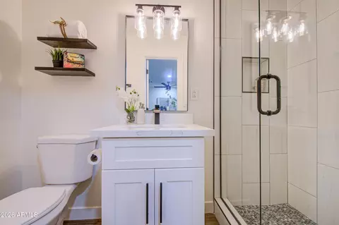 Bath - 5330 N 18th St, Phoenix, AZ 85016 photo 6 of 7