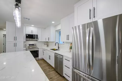 Kitchen - 5330 N 18th St, Phoenix, AZ 85016 photo 2 of 6