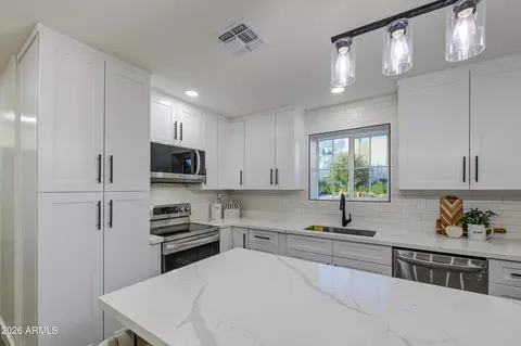 Kitchen - 5330 N 18th St, Phoenix, AZ 85016 photo 4 of 6
