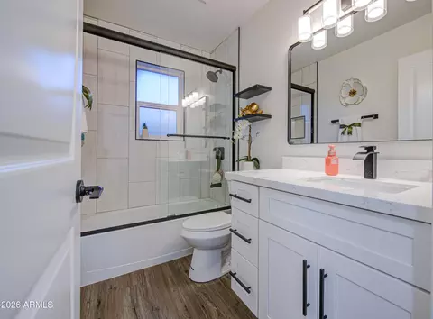 Bath - 5330 N 18th St, Phoenix, AZ 85016 photo 3 of 7