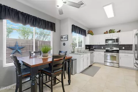 Kitchen - 9506 E Kilarea Ave, Mesa, AZ 85209 photo 2 of 5