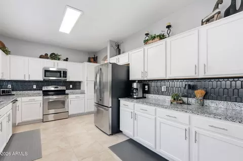 Kitchen - 9506 E Kilarea Ave, Mesa, AZ 85209 photo 5 of 5