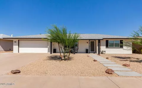 10132 W Oak Ridge Dr, Sun City, AZ 85351