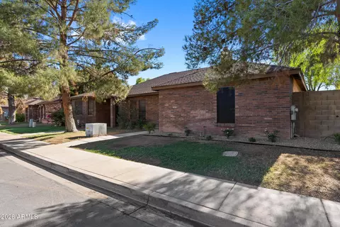 48 N Colonial Dr, Gilbert, AZ 85234 photo 2