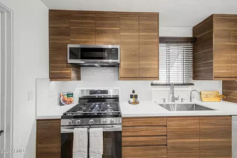 Kitchen - 1043 E Lilac Dr, Tempe, AZ 85288 photo 4 of 5