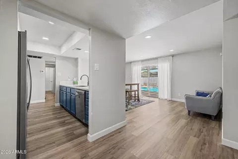 Entry Way - 1171 E Bell De Mar Dr, Tempe, AZ 85283 photo 3 of 5
