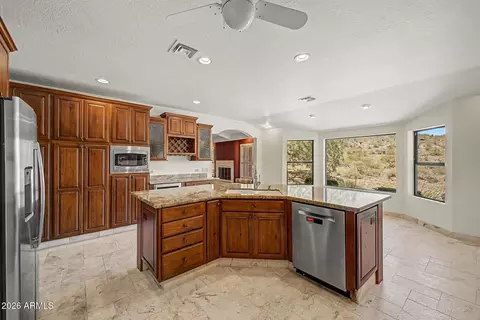 Kitchen - 2356 E Cheryl Dr, Phoenix, AZ 85028 photo 4 of 5