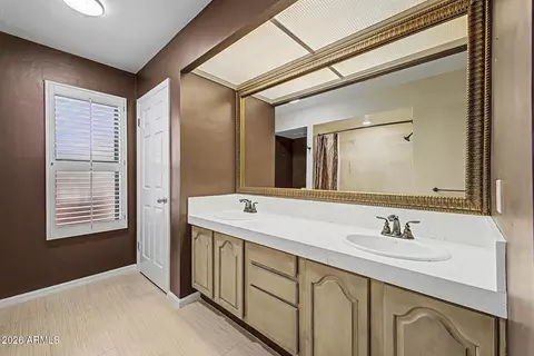 Bath - 2356 E Cheryl Dr, Phoenix, AZ 85028 photo 4 of 6