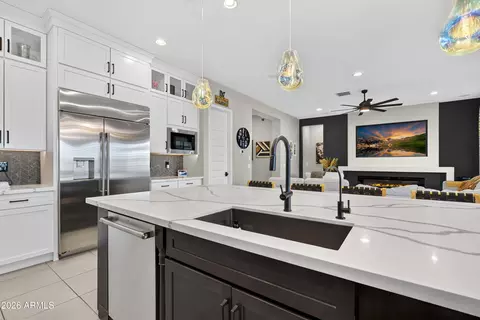 Kitchen - 10704 E Thatcher Ave, Mesa, AZ 85212 photo 4 of 7