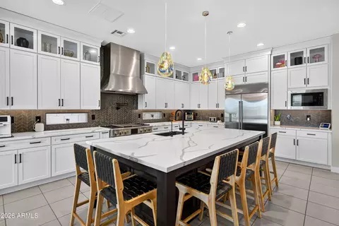 Kitchen - 10704 E Thatcher Ave, Mesa, AZ 85212 photo 2 of 7