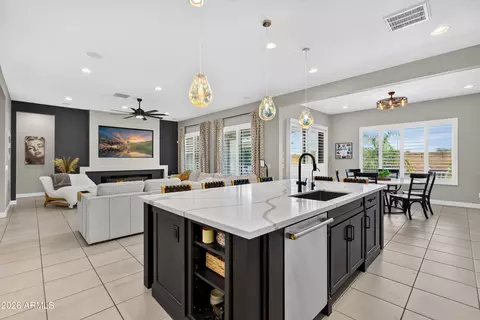 Kitchen - 10704 E Thatcher Ave, Mesa, AZ 85212 photo 3 of 7