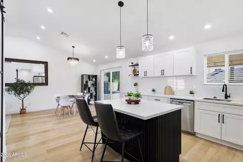 Kitchen - 9001 W Berkeley Rd, Phoenix, AZ 85037 photo 4 of 5