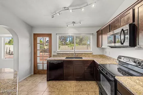 Kitchen - 807 E Aire Libre Ave, Phoenix, AZ 85022 photo 4 of 4