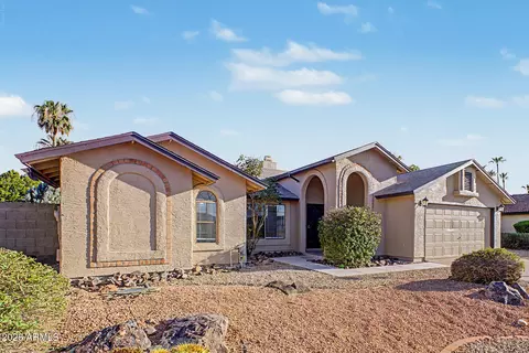 Exterior - 807 E Aire Libre Ave, Phoenix, AZ 85022 photo 5 of 12
