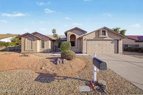 Exterior - 807 E Aire Libre Ave, Phoenix, AZ 85022 photo 2 of 12