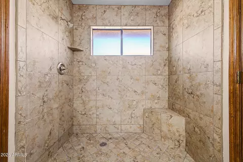Bath - 807 E Aire Libre Ave, Phoenix, AZ 85022 photo 2 of 3