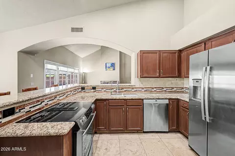 Kitchen - 4113 E Glenhaven Dr, Phoenix, AZ 85048 photo 4 of 6