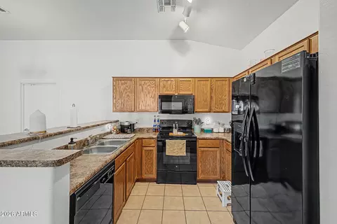 Kitchen - 2150 E Bell Rd #1089, Phoenix, AZ 85022 photo 1 of 2