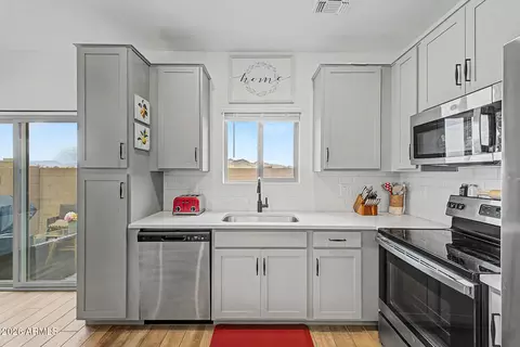 Kitchen - 28033 N 28th Ave, Phoenix, AZ 85085 photo 2 of 3