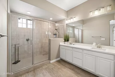 Bath - 15550 S 5th Ave #252, Phoenix, AZ 85045 photo 1 of 3