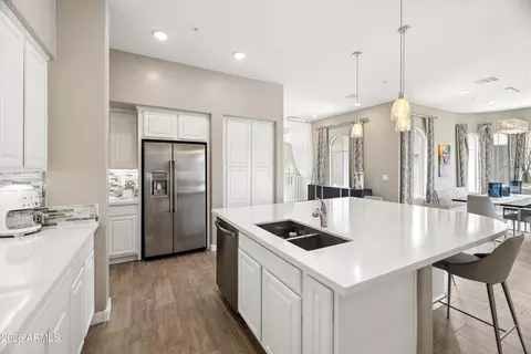 Kitchen - 15550 S 5th Ave #252, Phoenix, AZ 85045 photo 4 of 5