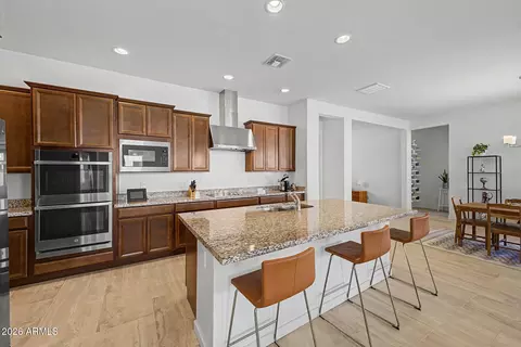 Kitchen - 1122 E Monte Way, Phoenix, AZ 85042 photo 2 of 3
