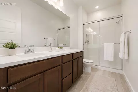 Bath - 1122 E Monte Way, Phoenix, AZ 85042 photo 4 of 4