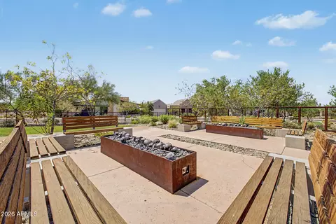 View/Area - 1122 E Monte Way, Phoenix, AZ 85042 photo 3 of 7